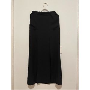 Gorgeous black maxi skirt with slits and pockets